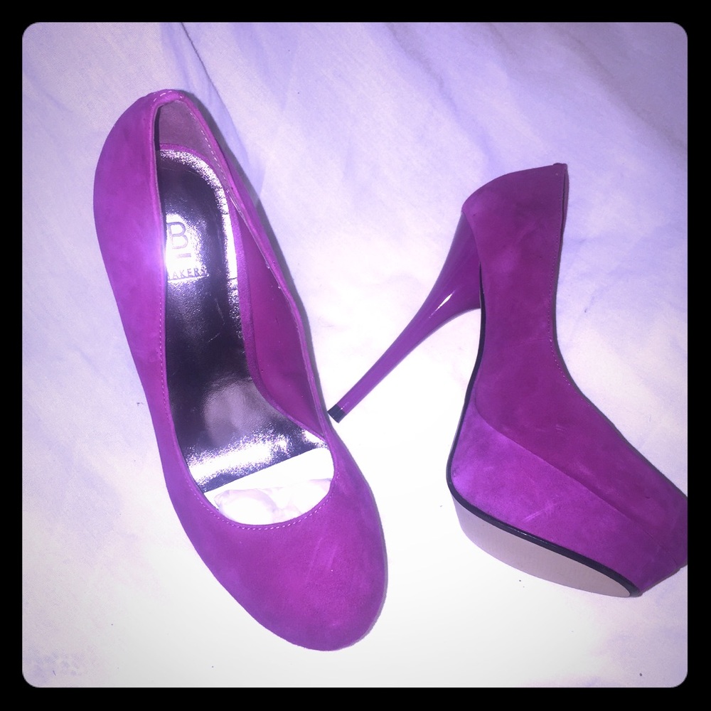 Brand New BAKERS suede pumps